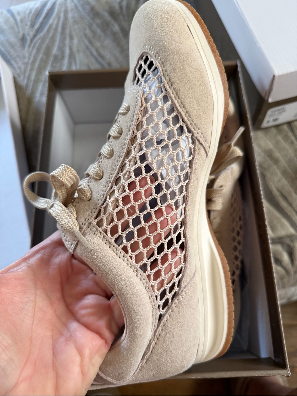 Giani Bernini Beige Mesh Panel Lace-Up Sneakers